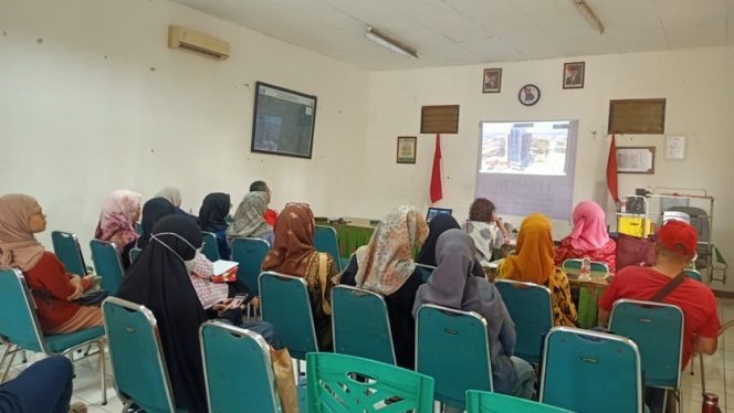 
					Bangkitkan Gairah Digital bagi UMKM RW 08 Jatibening