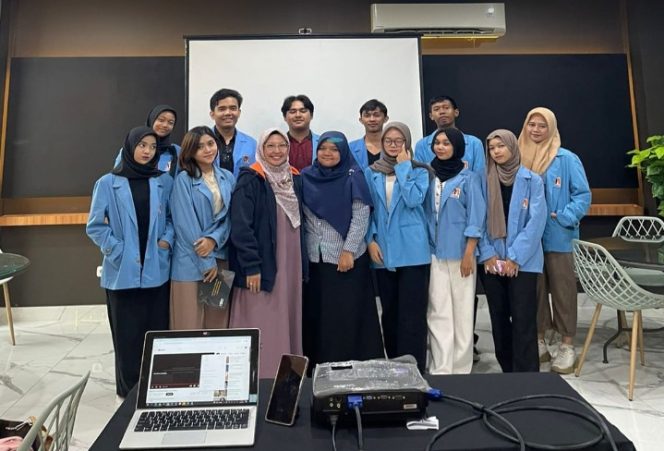 
					HIMMA Prodi Manajemen Gelar Mini Class Training