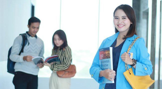 Lulusan Prodi Bisnis Digital Jembatani Kesenjangan Industri