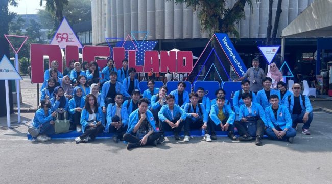Organisasi Kemahasiswaan UNM Goes To Digiland 2024