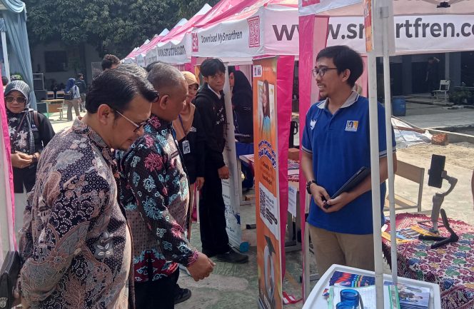 
					Job & Edu Fair SMKN 8 Tangerang