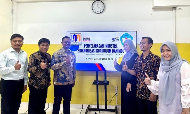 
					Penyelarasan Industri dan Sinkronisasi Kurikulum