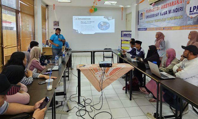 
					Dosen Universitas Nusa Mandiri Beri Pelatihan