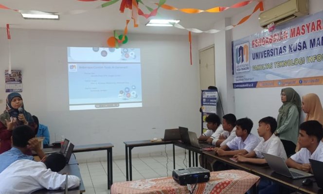 
					Dosen Prodi Sistem Informasi UNM Berikan Pelati
