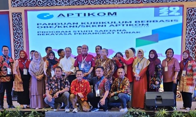 
					Peluncuran Buku Panduan Kurikulum Berbasis OBE APTIKOM