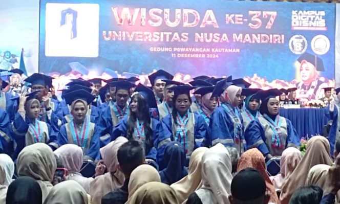 
					Wisudawan UNM Buka Lembara Baru