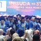 Wisudawan UNM Buka Lembara Baru