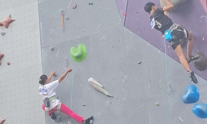 
					Kompetisi Wall Climbing