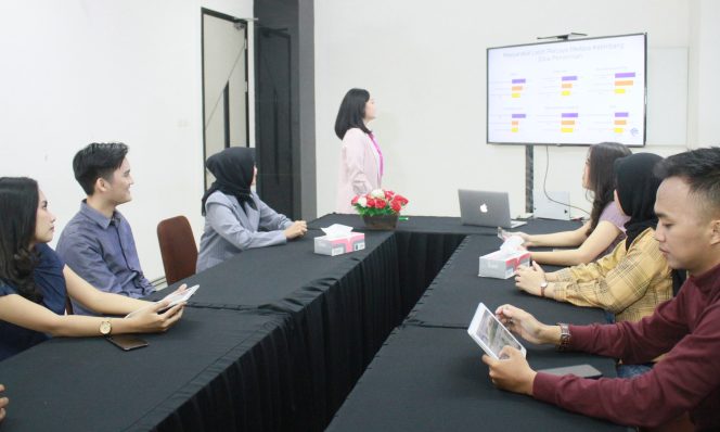 
					Kuliah di Universitas Nusa Mandiri