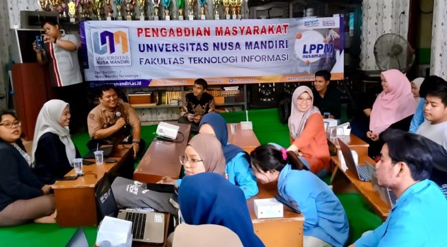 Dosen Fakultas Teknologi Informasi UNM Tingkatkan Kompetensi Digital Masyarakat