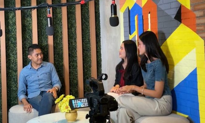 
					Kisah Membangun Startup di Podcast UNM