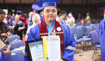 Foto: Si Jenius dari Sistem Informasi: Rizky Dharma Bersinar di Wisuda Universitas Nusa Mandiri 