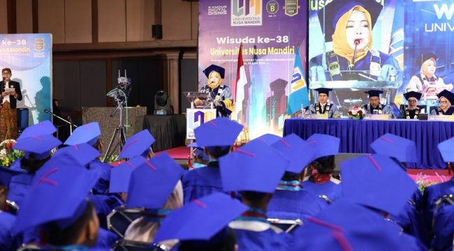 Foto: Panggung Prestasi! UNM Lahirkan Pemimpin Baru Melalui Wisuda Ke-38 yang Spektakuler 