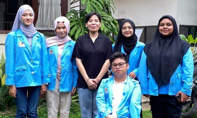 
					Mahasiswa Prodi Bisnis Digital UNM