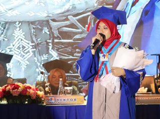 Suara Ayda Guncang Hati di Wisuda UNM