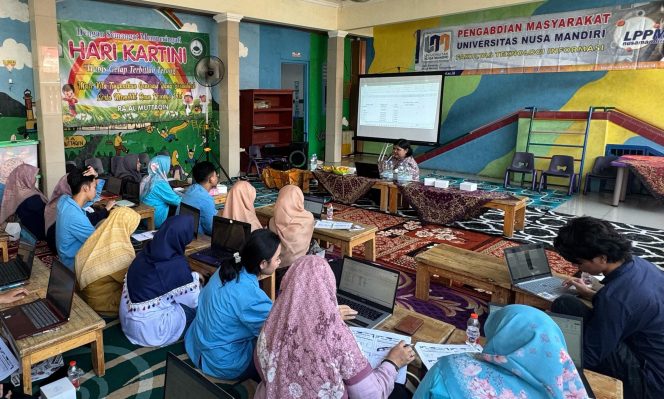 
					UNM Latih Guru PAUD Kuasai Excel