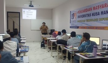 Tim Dosen Magister Ilmu Komputer UNM Latih Anggota Madaris JIS