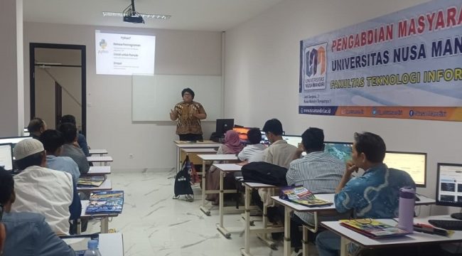 Tim Dosen Magister Ilmu Komputer UNM Latih Anggota Madaris JIS