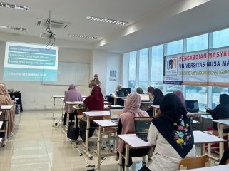 UNM Latih UMKM Genggam Tangan Indonesia