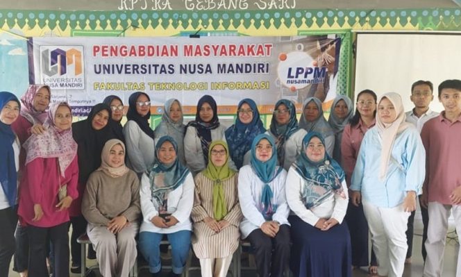 
					Dosen Prodi Informatika UNM Latih PKK Bambu Apus