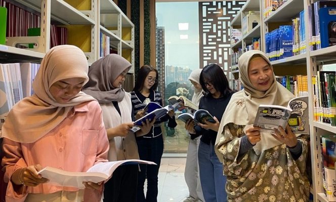
					Musim Skripsi Tiba, Mahasiswa UNM Padati Perpustakaan