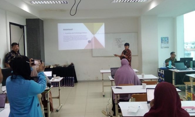
					Dosen UNM Bekali Pelaku UMKM Bekasi Pentingnya Legalitas Usaha