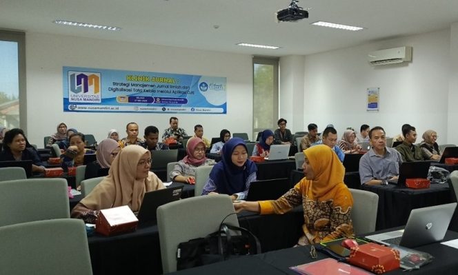 
					UNM Jadi Tuan Rumah Klinik Jurnal