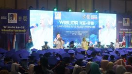 Lagu “Anganku Anganmu” Meriahkan Wisuda UNM