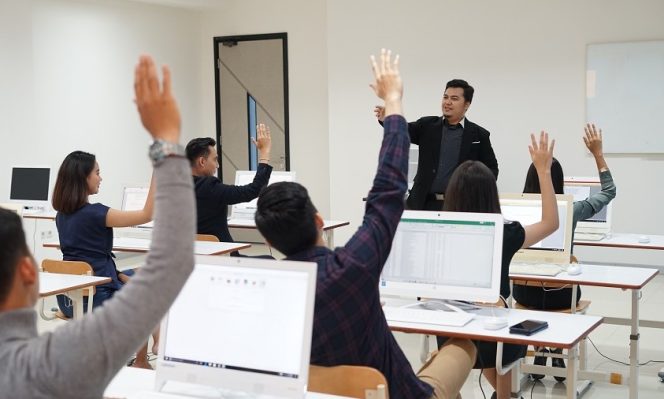 
					Mata Kuliah Desain Berpikir Kreatif dan Kritis
