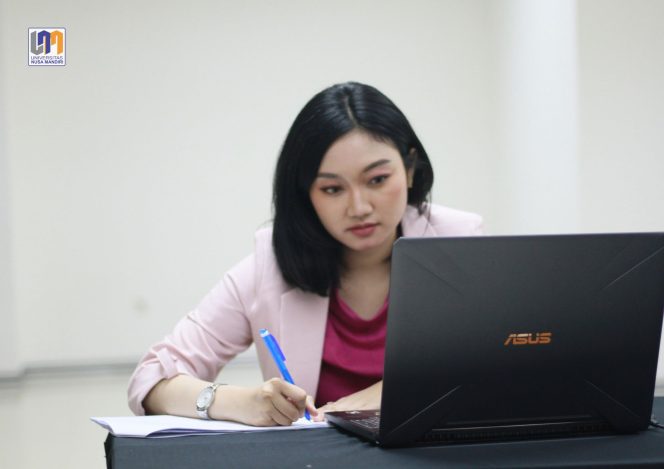 
					Peran Social Media Specialist untuk Sebuah Perusahaan di Era Digital Seperti Sekarang