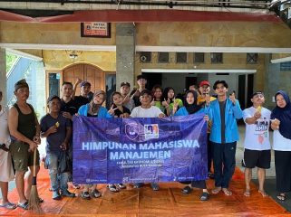 HIMMA Turun Tangan! Kurban Bareng Warga