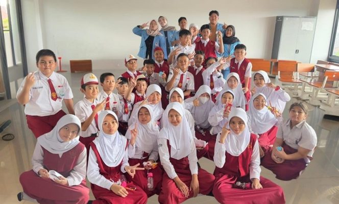 
					Mahasiswa Manajemen UNM Edukasi Siswa SD tentang Anti-Bullying