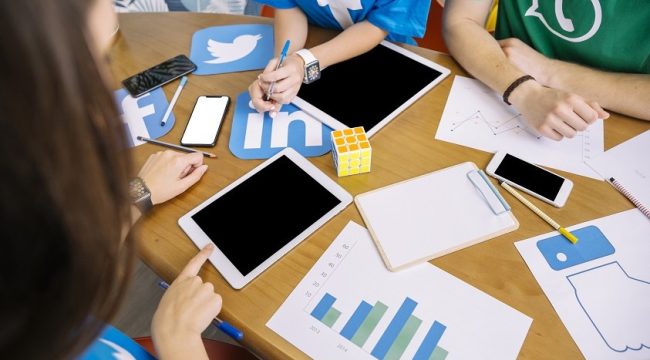 Pustakawan UNM Ikuti Workshop Strategi Media Sosial
