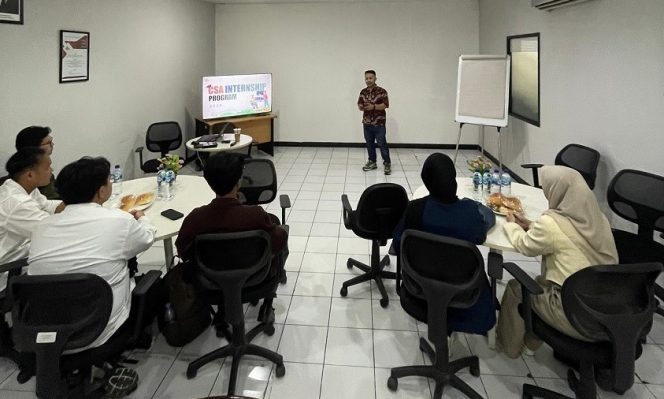 
					Mahasiswa UNM Siap Magang
