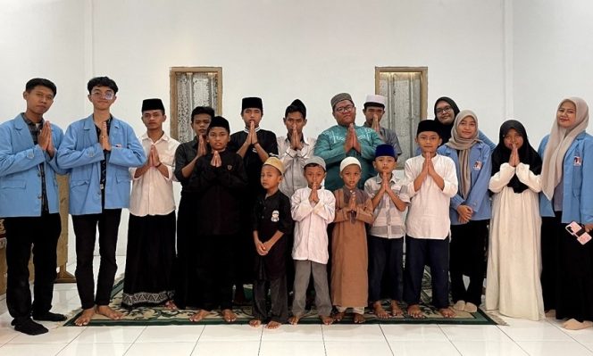 
					Mahasiswa Manajemen UNM Ajak Anak Panti Belajar Bahasa Inggris Dasar