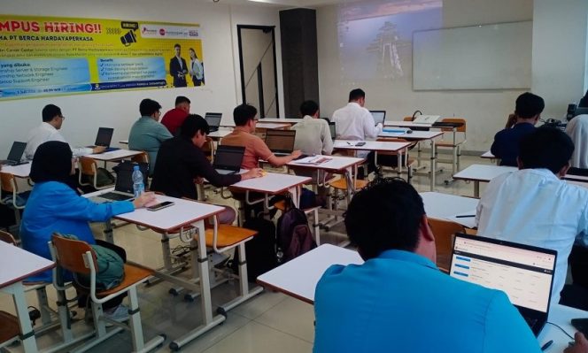
					Langsung Kerja dari Kampus!