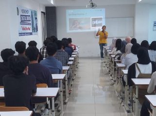 Workshop Digital Bisnis di UNM Bangkitkan Semangat Inovasi