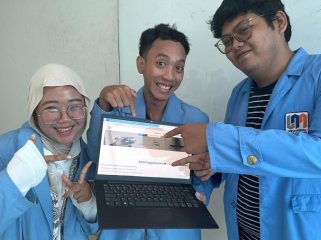 Belajar Web Tanpa Coding + Magang Setahun?