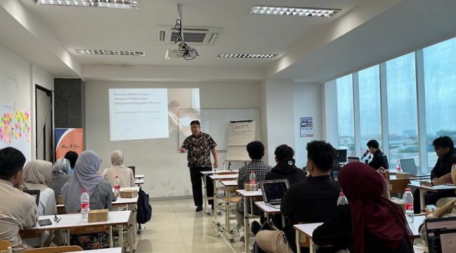 Belajar Bisnis Kekinian + Magang Setahun
