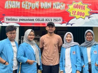 Mahasiswa Manajemen UNM Turun ke Lapangan, Bantu UMKM Naik Kelas