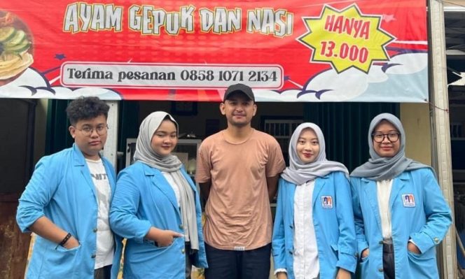 
					Mahasiswa Manajemen UNM Turun ke Lapangan, Bantu UMKM Naik Kelas