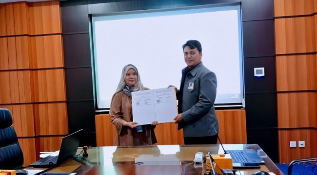 UNM dan UNIKOM Bergandeng Tangan