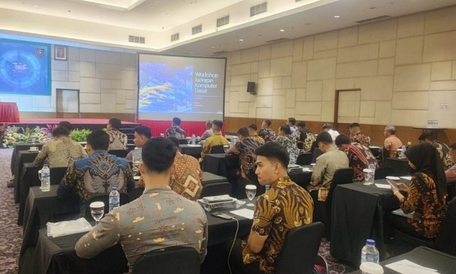 
					UNM Latih Polri Kuasai Teknologi Jaringan