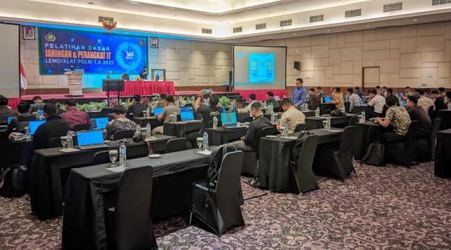 UNM Bekali Polri Keterampilan Jaringan Standar Global