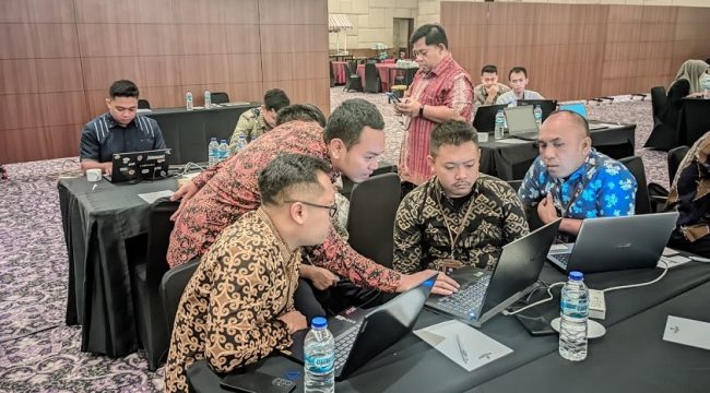 UNM Latih Polisi Kuasai Teknologi Wireless
