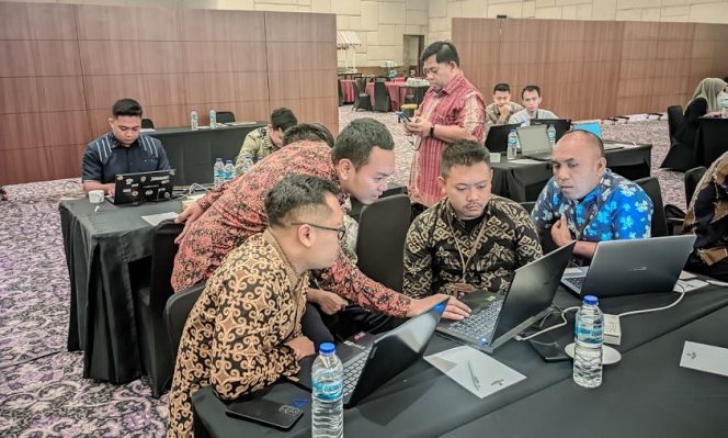 
					UNM Latih Polisi Kuasai Teknologi Wireless