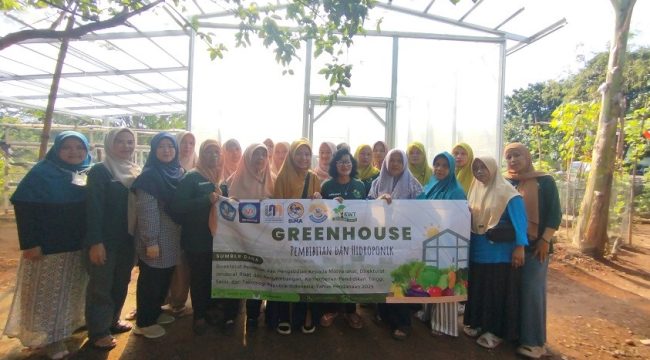 UNM Dukung Kemandirian Desa Lewat Pelatihan Urban Farming