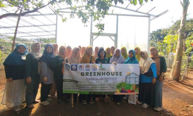 
					UNM Dukung Kemandirian Desa Lewat Pelatihan Urban Farming