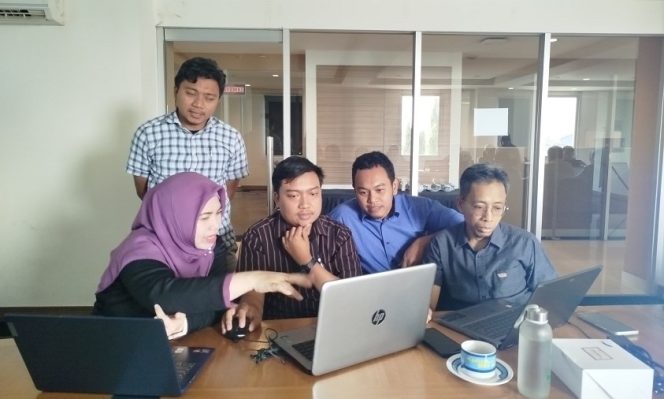
					Dosen UNM Asah Kompetensi