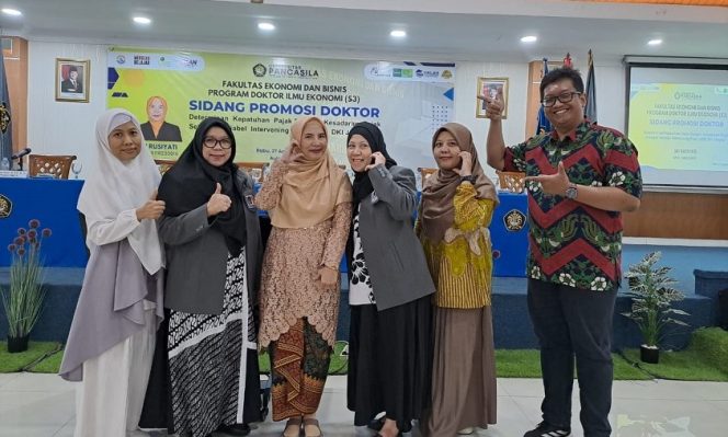 
					Dosen Raih Gelar Doktor Ilmu Ekonomi